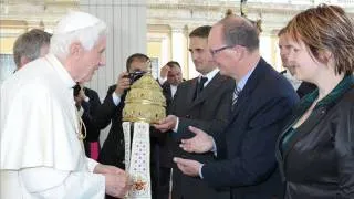 Tiara Papae Benedicti XVI