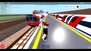 Creator drives off with a horn! | Roblox - Mind The Gap