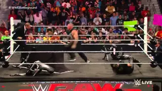 WWE Raw 13, Juli Die Vertragsunterzeichnung