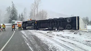 Fred Bank GmbH & Co. KG - LKW-Bergung B31 Breitnau 2022 - 4K