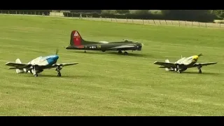 GIANT  B-17 AND 2 x "LITTLE FRIENDS" DISPLAY AT THE SOUTHERN RC MODEL AIRSHOW - 2023