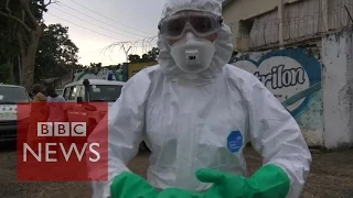 Ebola Outbreak: How to report crisis safely from the frontline - BBC News