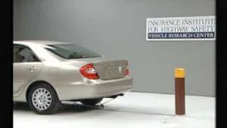 Crash Test 2002 Toyota Camry / Daihatsu Altis ( 5 M.P.H) Rear into Pole IIHS