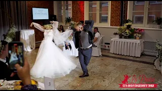 САМЫЙ ЛУЧШИЙ СВАДЕБНЫЙ ТАНЕЦ С СЮРПРИЗОМ 2022 ГОДА THE BEST WEDDING DANCE