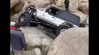 Jeep getting tipsy while rock crawling cougar buttes