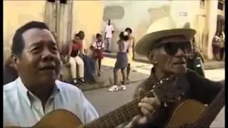 Musica cubana en las calles de La Habana "Lagrimas Negras" y serenata