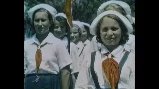 У теплого моря 1940 год Крым,СССР "In the warm sea" in 1940. Crimea, USSR