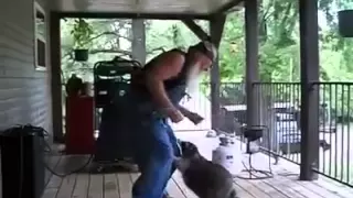 Man Dances To Aretha Franklin With A Raccoon!