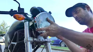 Montiamo un kit frecce DLR e una luce faro a LED su una Ducati Monster 620