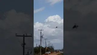 Homem no interior do RN constrói helicóptero com restos de carros e motor de fusca.