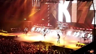 KISS - Intro + Deuce (Live KISSWORLD 2017 Tour Bologna Unipol Arena 16-05-2017 Italia)