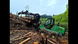 🌲*BIG Deere im Hang* • John Deere 1910G • almost crash • Rutschpartie im Hang • biggest forwarder🌲