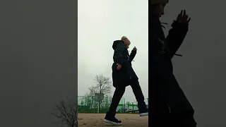 Shuffle  между нами города да да да