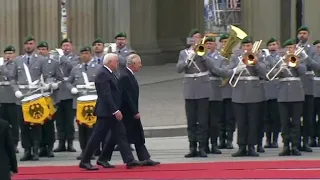 Militärische Ehren für König Charles III - Preußischer Präsentiermarsch: Abschreiten der Front