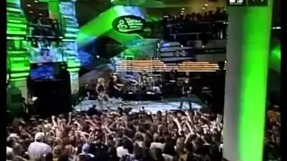 Avril Lavigne - Rock And Roll Hall Of Fame 2002