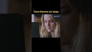 Esta Chica Tiene dientes ahí abajo