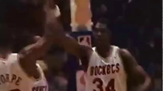 Hakeem Olajuwon 12 blocked shots: Houston Rockets vs. Utah Jazz (November 11, 1989)