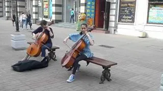 Казань ,улица Баумана.Музыканты, струнные инструме