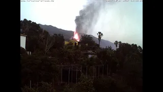 Timelapse La Palma eruption from webcam located in El Paso