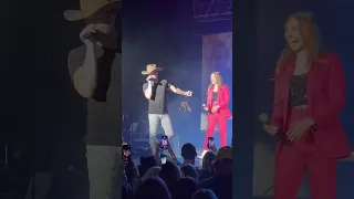 “Thinking ‘Bout You” - Dustin Lynch singing with contest winner Jessica Jaunich