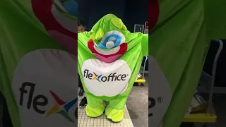 How to wear an inflatable mascot?