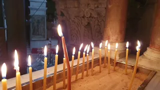 Иерусалим.  Гроб Господень. Свечи от паломников
