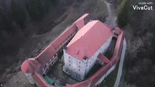 Circle flyby of Mirna castle (Speča lepotica) with Dji mini 2