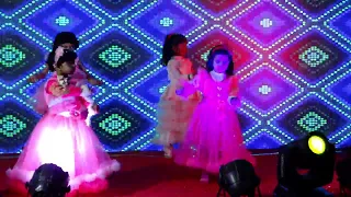 Koi ladki hai jb wo  hasti hai/dance performance by cute fairies