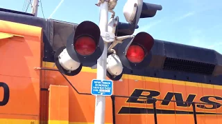 W 19th Street railroad crossing, BNSF 2579 and 2800, Sioux City, IA