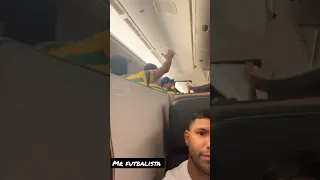 Kun Aguero is stuck on a plane with Brazilian fans 🇧🇷 (FUNNY)