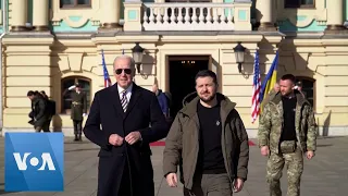 Biden Receives Plaque on Ukraine's 'Alley of Bravery' Upon Kyiv Visit | VOA News