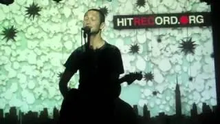 Joseph Gordon-Levitt singing La Valse à Mille Temps (SitC).mp4