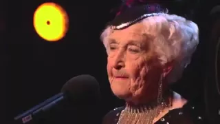 Бабушке 80 лет а она так танцует!!!