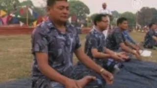 В Непале полицейским предписаны занятия йогой (новости)