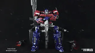 Transformers Stop Motion：Toyworld Optimus Prime TW F09 Transformation.By Mangmotion 变形金刚定格动画：TW擎天柱