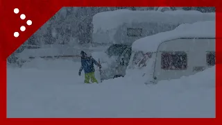 Campeggio sommerso dalla neve a Macugnaga: camper bloccati