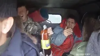 4 мужика прыгают по кочкам на машине ралли WRC Rally best Russian jump Meme 4 men in One Car 2020