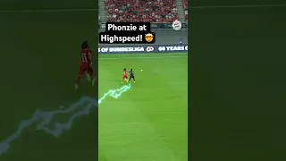 Phonzie races against Salah! ⚡️😳