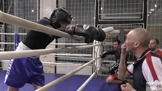 Бокс: вольный бой - легковес против тяжа (English subs)