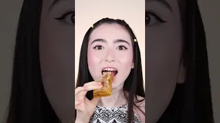 Trying Honeycomb 🍯 very stickyyyy