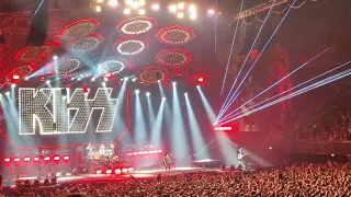 KISS - shout it out loud. end of the road world tour 2022 ziggo dome