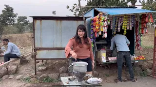 Bhid mai bechi chai ,chai wali ban gaye