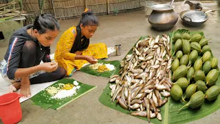 How Indian tribe girl cooking small fish curry with fresh vegetable | mixer fish cooking recipe