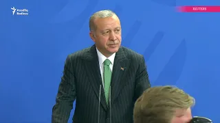 Erdoğana etiraz etdilər, o isə gülümsədi...