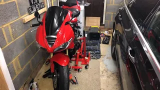 How to install bar end sliders (R&G) Triumph Daytona 675 2011