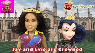 Jay and Evie are Crowned - Part 11 - Descendants Prom Series | Disney
