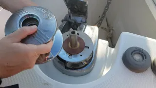 Mantenimiento Molinete Quick Antares de un velero. Windlass Quick