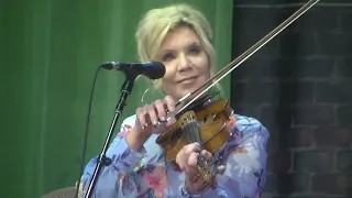 Alison Krauss-Let Me Touch You For Awhile live in Milwaukee, WI 6-28-19