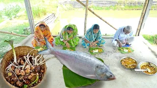 বাগান থেকে কচু তুলে ইলিশ মাছ দিয়ে রান্না সাথে পাকা কুমড়োর ঘন্ট || hilsha fish recipe