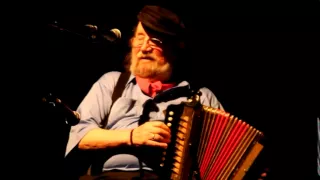 The Dubliners (Barney McKenna) - Melodeon tunes and childhood memories (live 2011, Stuttgart)